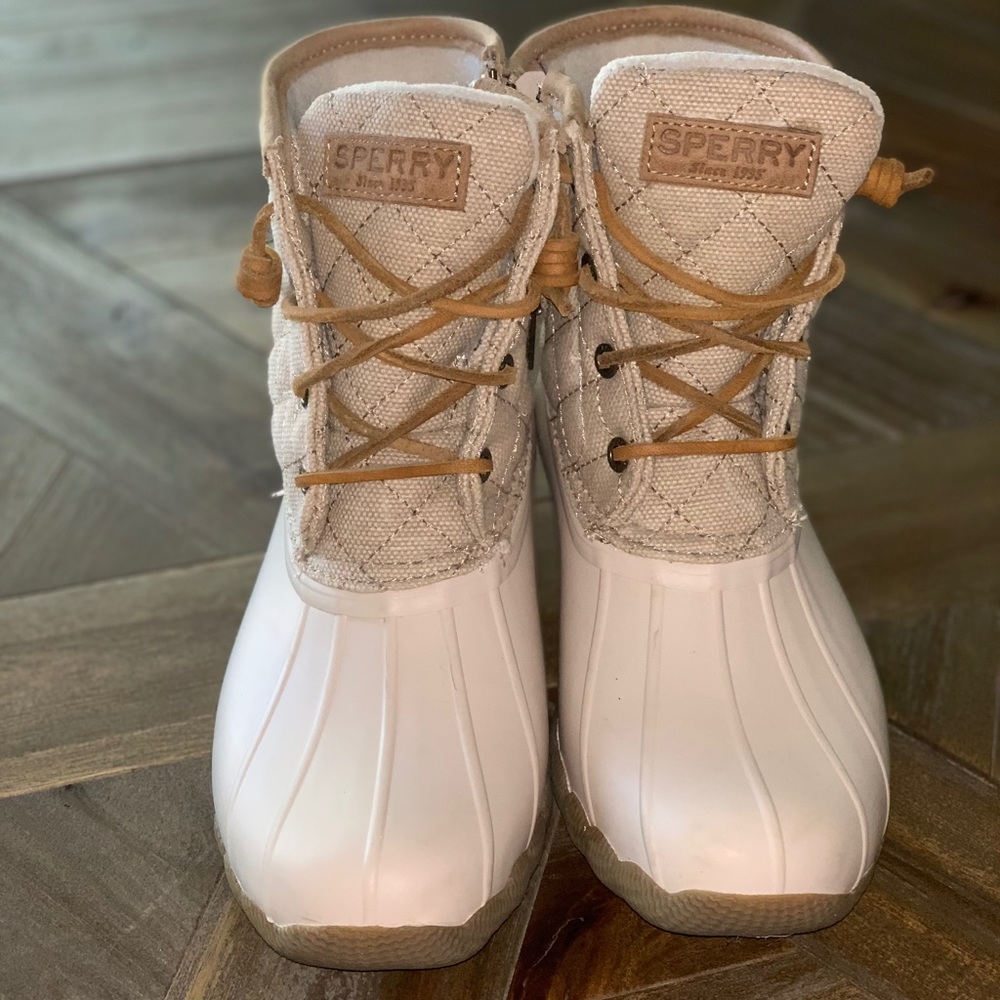 Women’s quilted Sperry Duckboots